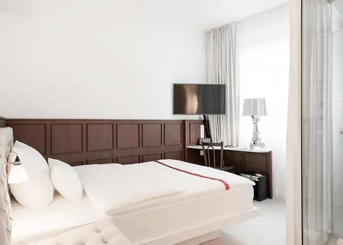 Ruby Lissi By Ihg
