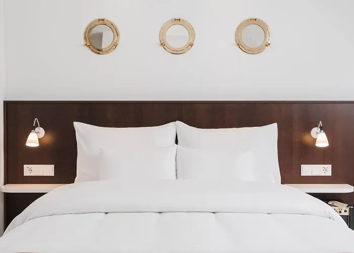 Ruby Lissi By Ihg